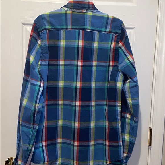 Hollister button up top. Plaid  Size XL - Picture 2 of 4